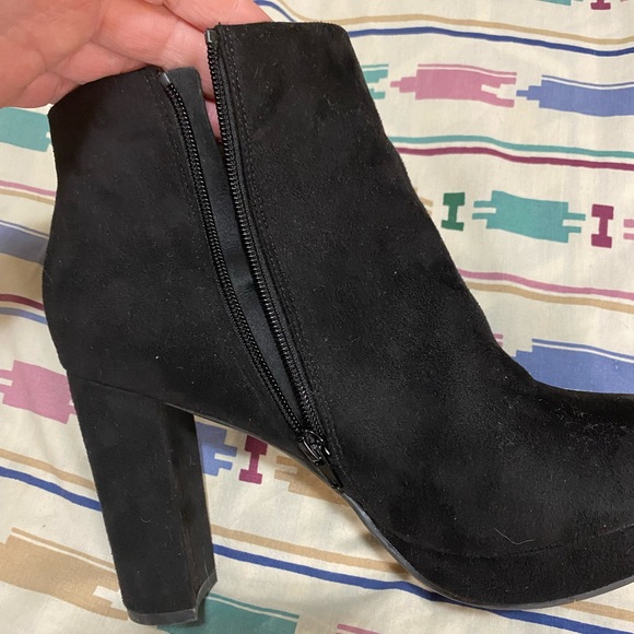 Faux suede booties. Black. Size 10. - Picture 3 of 7